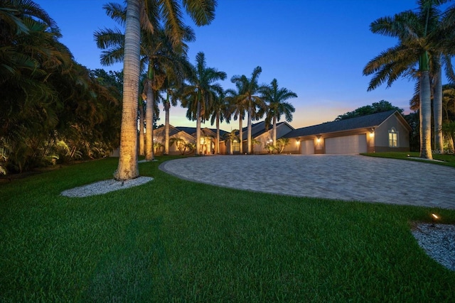 view of front facade with a lawn