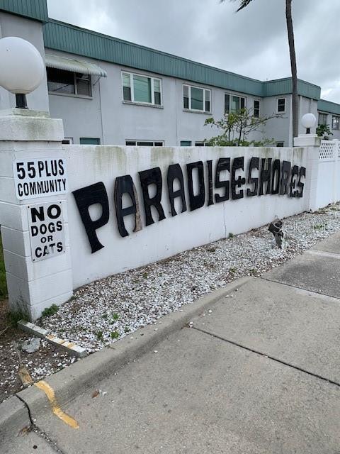 view of community / neighborhood sign