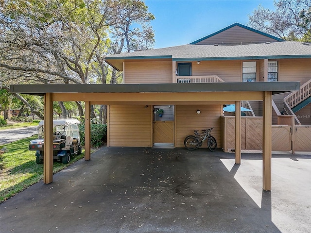 view of front of property