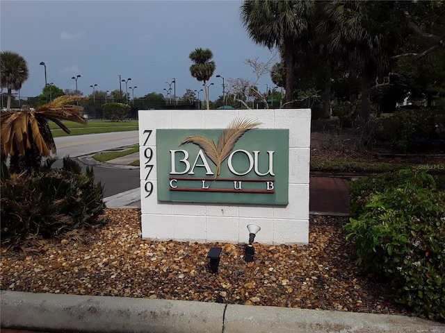 view of community / neighborhood sign