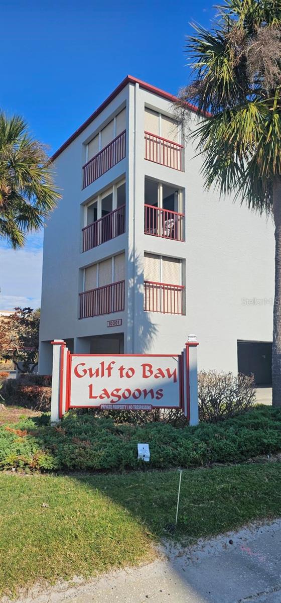10301 Gulf Blvd Unit 402, Treasure Island, FL 33706 - photo 3