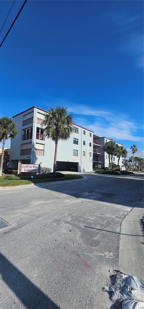 10301 Gulf Blvd Unit 402, Treasure Island, FL 33706 - photo 22