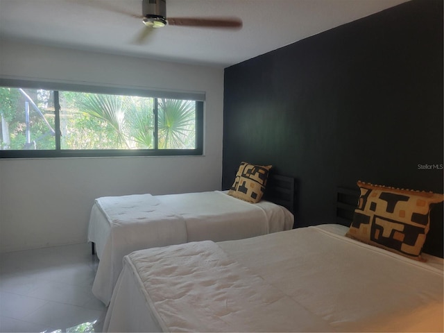 bedroom with ceiling fan