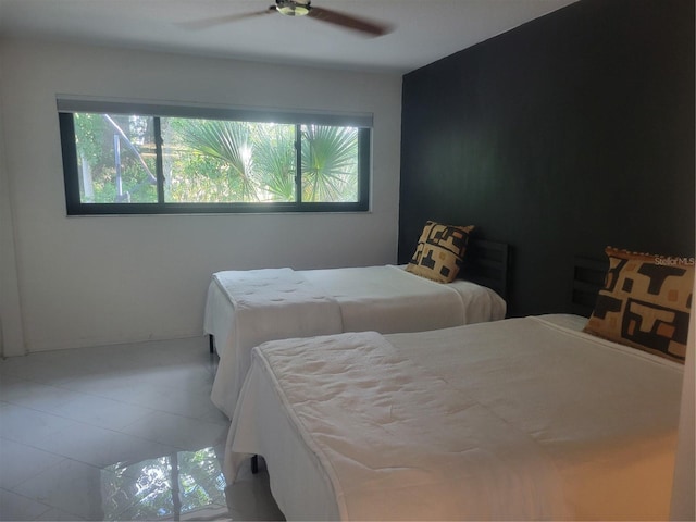 bedroom with ceiling fan