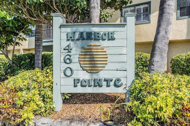 view of community / neighborhood sign