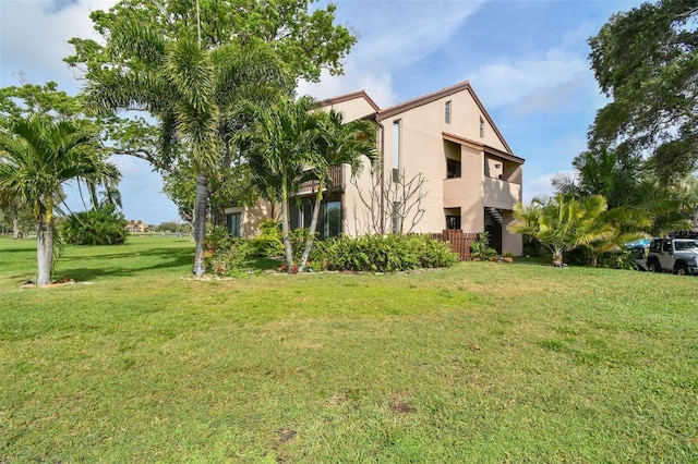 exterior space featuring a lawn