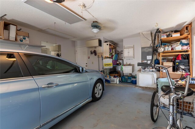 garage featuring ceiling fan