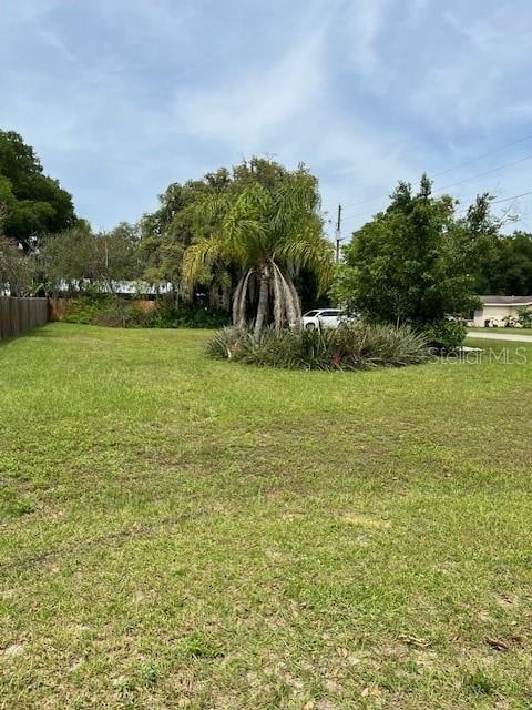 Listing photo 3 for 4741 18th St, Zephyrhills FL 33542