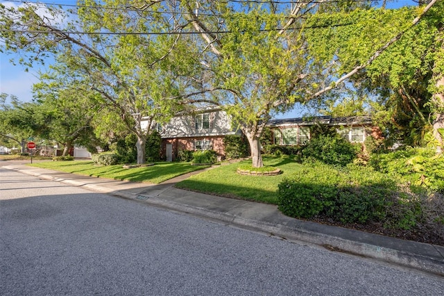 view of front of property with a front yard