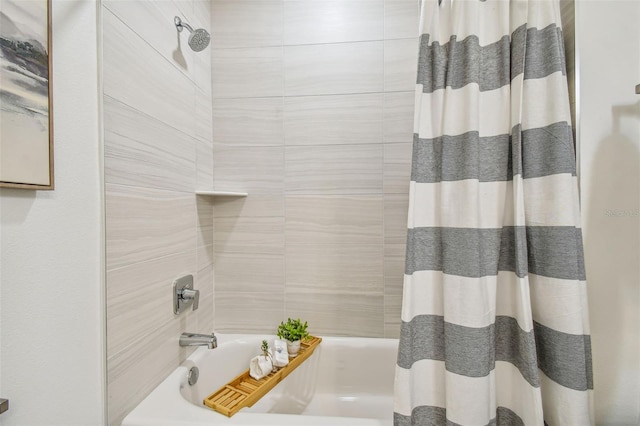 bathroom featuring shower / tub combo