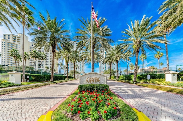 view of community / neighborhood sign