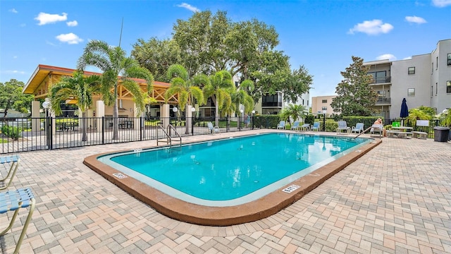 view of swimming pool