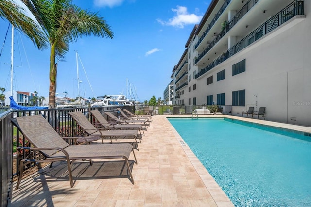 view of swimming pool