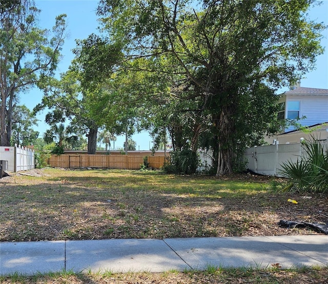 Listing photo 2 for 3336 8th Ave N, Saint Petersburg FL 33713