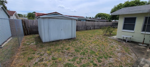 view of yard with a shed