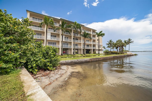 Listing photo 3 for 8800 Bay Pines Blvd Unit 402, Saint Petersburg FL 33709