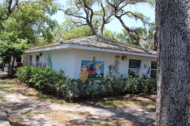 view of side of property