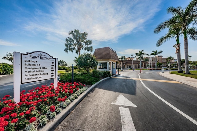 view of community / neighborhood sign