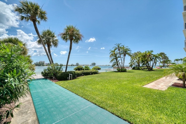 view of yard featuring a water view