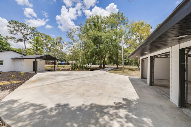 7414 Van Dyke Rd, Odessa, FL 33556 - view of patio / terrace with concrete driveway
