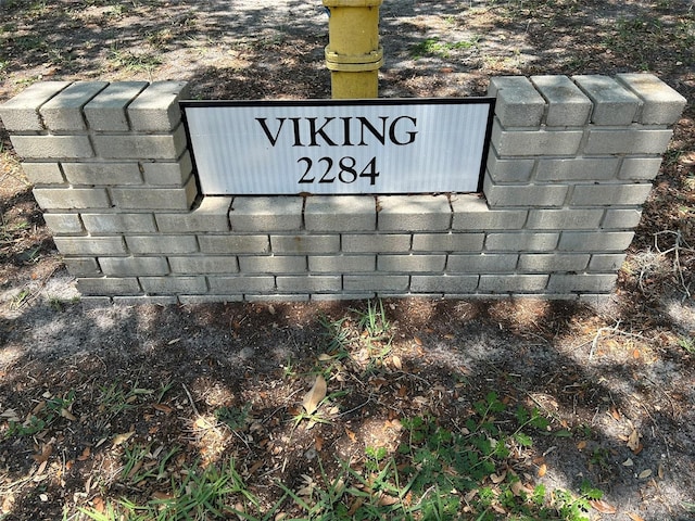 view of community / neighborhood sign