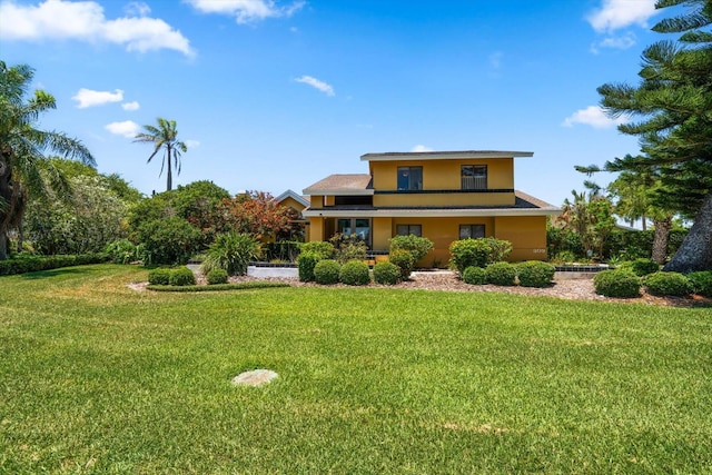 view of front of property with a front yard