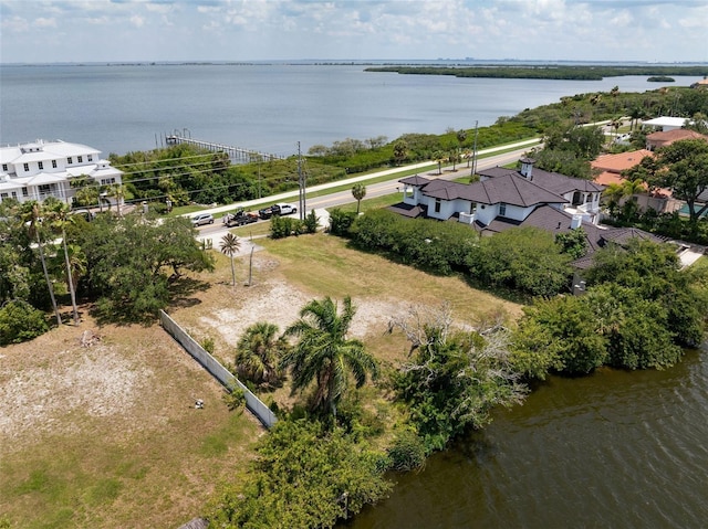 Listing photo 3 for 939 S Bayshore Blvd, Safety Harbor FL 34695