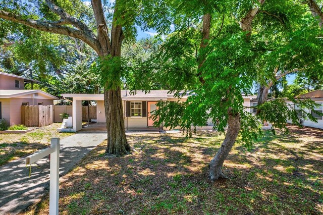 6490 34th Ave N, Saint Petersburg, FL 33710 - view of front of property featuring a carport