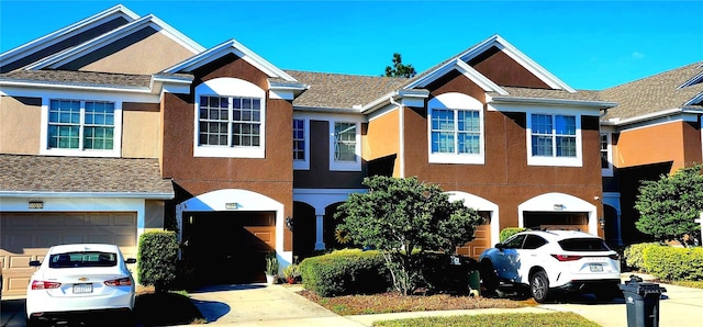 view of front facade featuring a garage