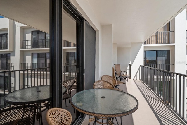 balcony with outdoor dining space