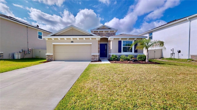 view of front of house featuring a front lawn