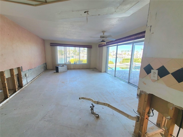 empty room featuring ceiling fan