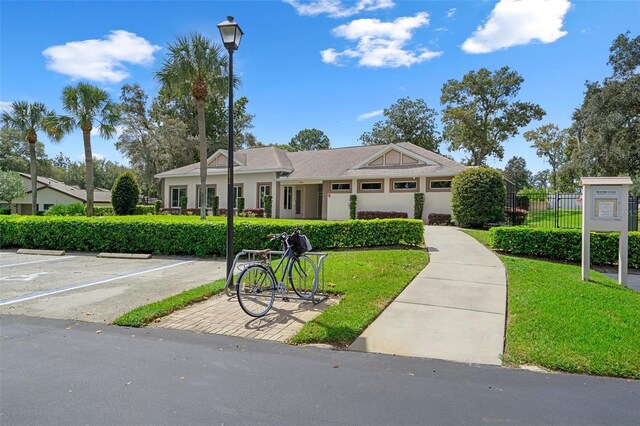 view of front of house with a front lawn