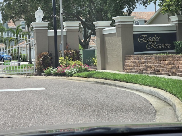 view of community / neighborhood sign