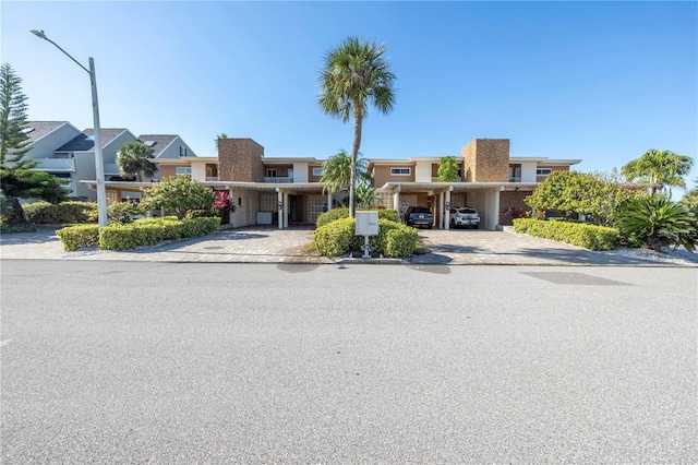 view of front of property