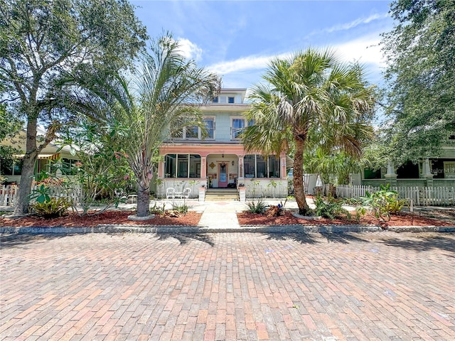 view of front facade with covered porch