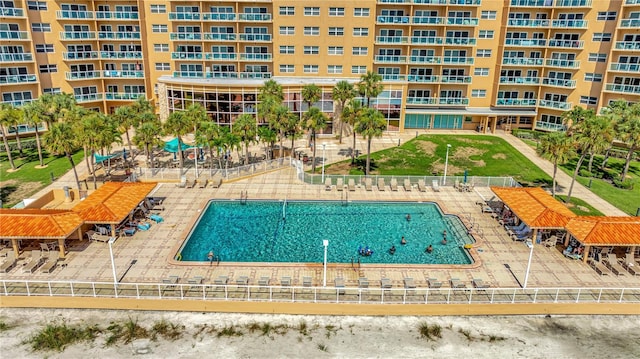 view of swimming pool