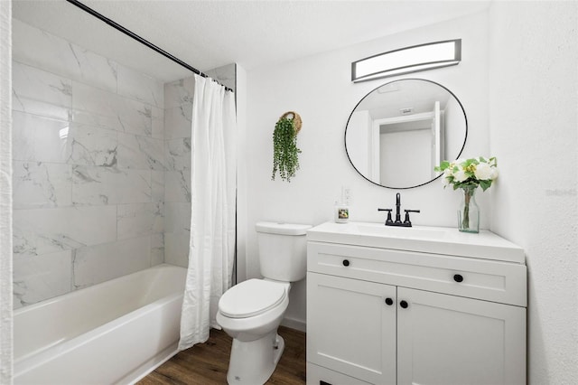 508 Brooker Rd, Brandon, FL 33511 - full bath with shower / tub combo with curtain, toilet, vanity, and wood finished floors