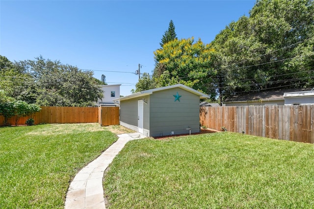 view of yard featuring a storage shed