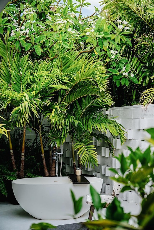440 64th Ave, St Pete Beach, FL 33706 - bathroom view of a soaking tub