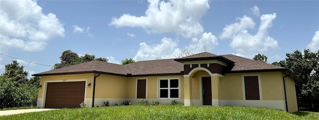 view of front facade with a garage