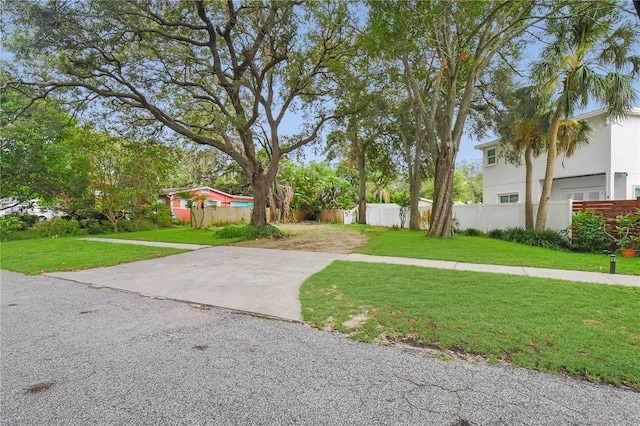 Listing photo 2 for 1050 Conant Ave, Safety Harbor FL 34695