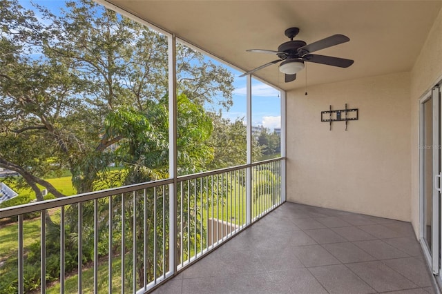 balcony with ceiling fan