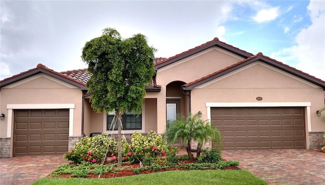 view of front of house with a garage