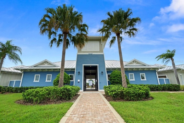 view of front of house with a front lawn