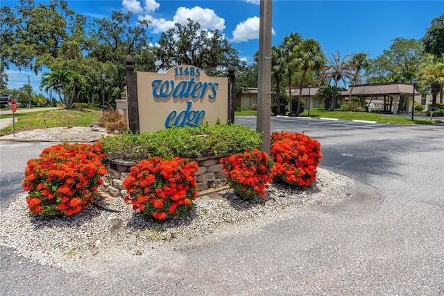 view of community / neighborhood sign