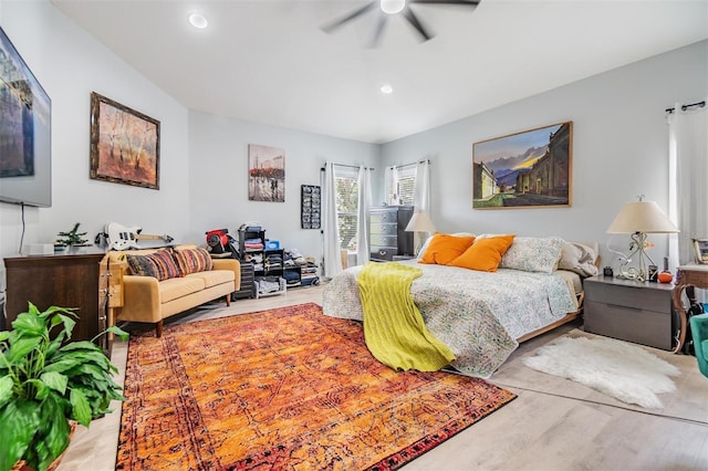 bedroom with ceiling fan