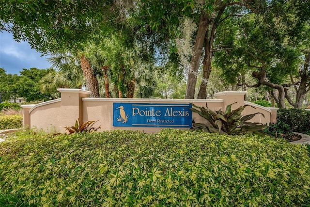 view of community / neighborhood sign