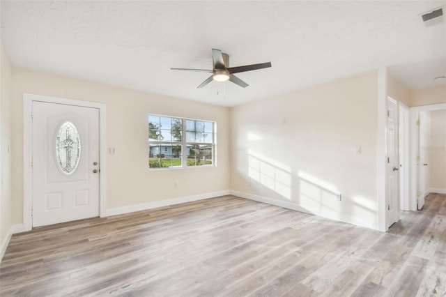 831 Searcy Ave, Sarasota, FL 34237 - foyer entrance featuring light wood-type flooring and a ceiling fan