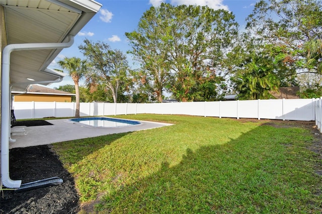 831 Searcy Ave, Sarasota, FL 34237 - fenced backyard with a patio